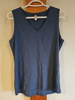 Women's Far West Cotton  V-Neck Sleeveless Tank Top